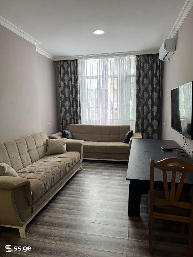 Квартира, 3-комн., 56 м²