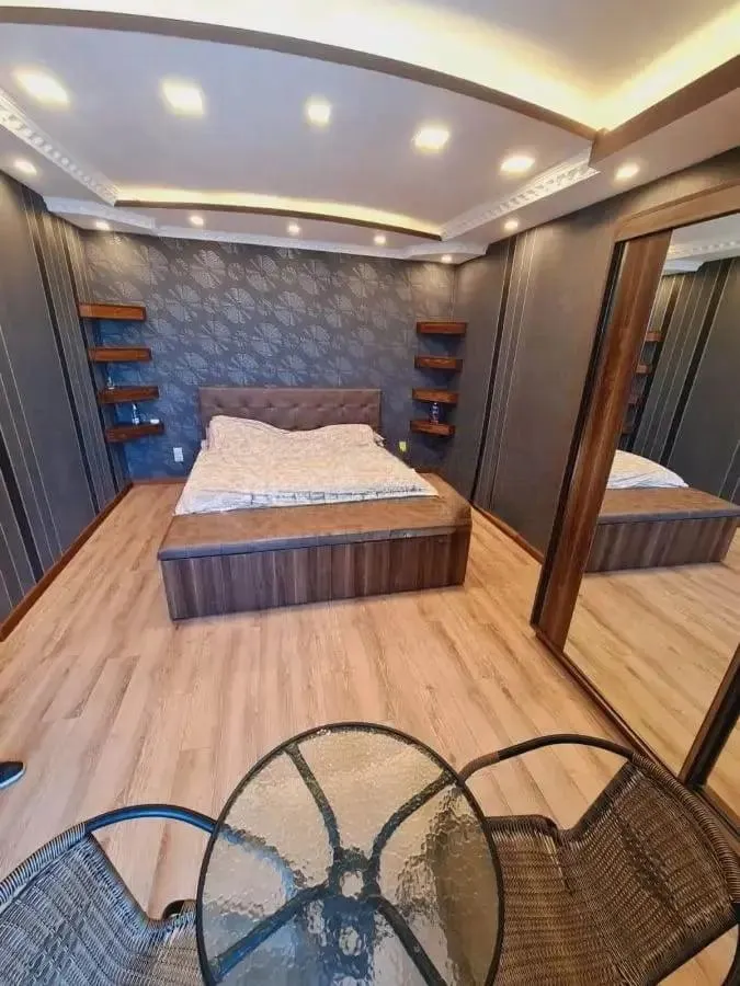 Дом, 8-комн., 415 м²