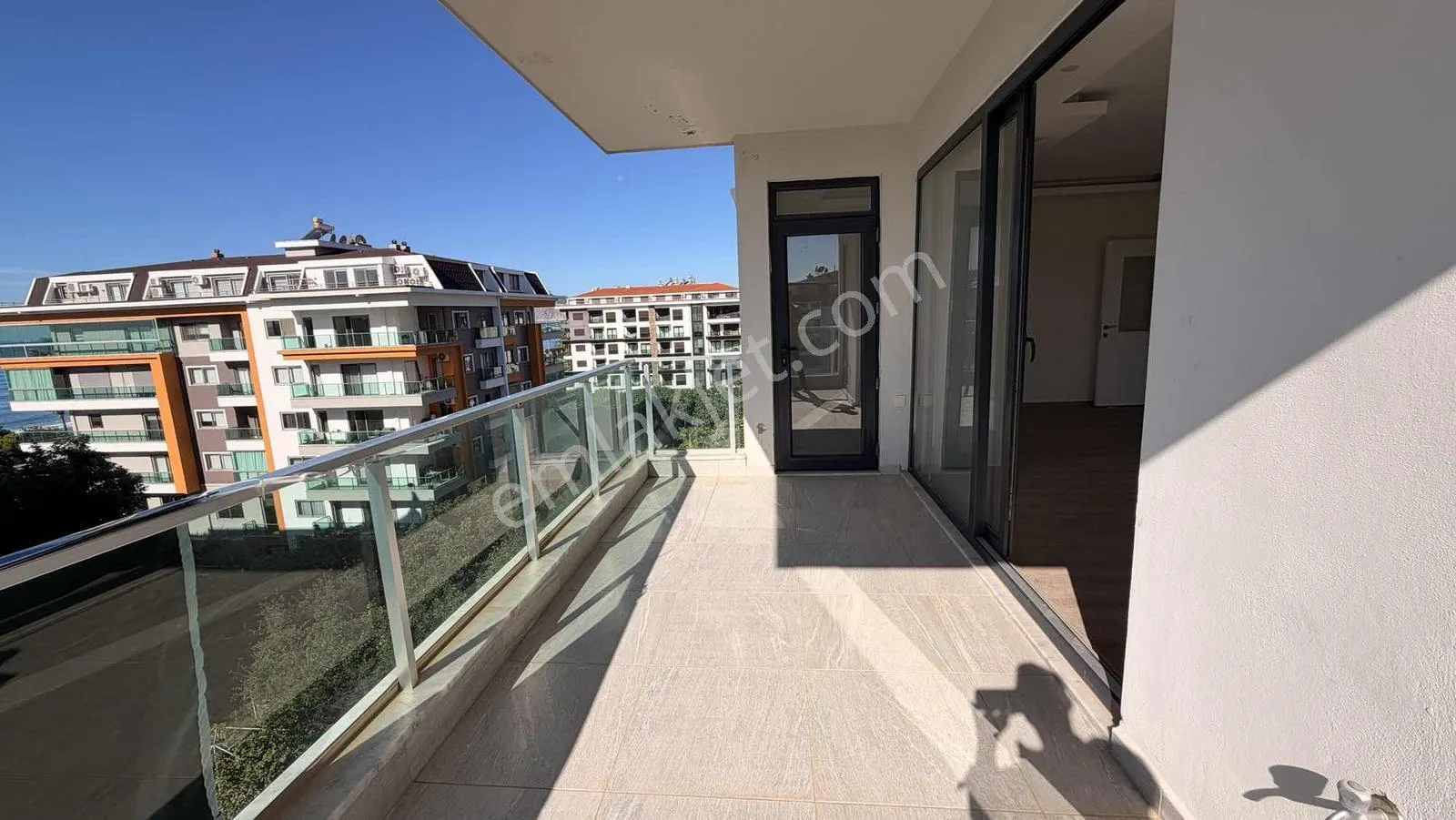 Apartment, 6-room, 300 m²