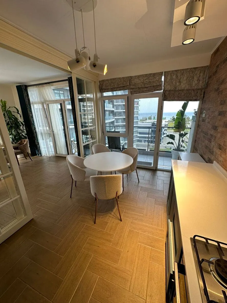 Квартира, 2-комн., 121.4 м²