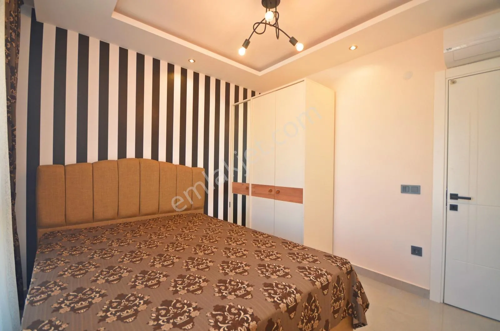 Apartment, 4-room, 145 m²