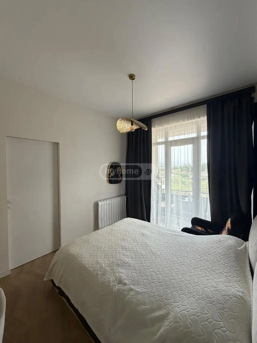 Квартира, 3-комн., 114 м²