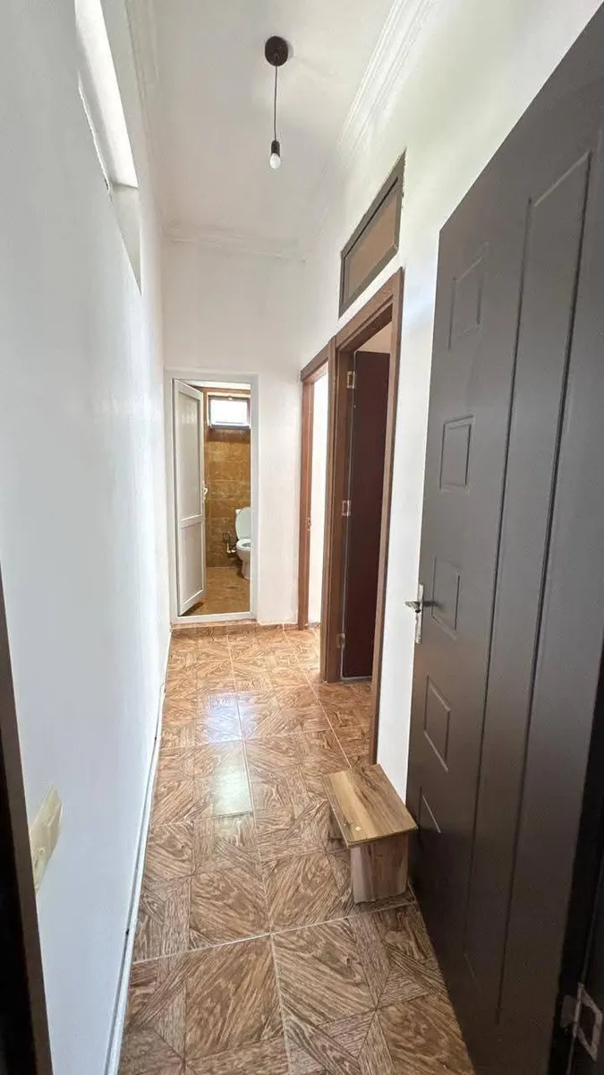 House, 3-room, 100 m²