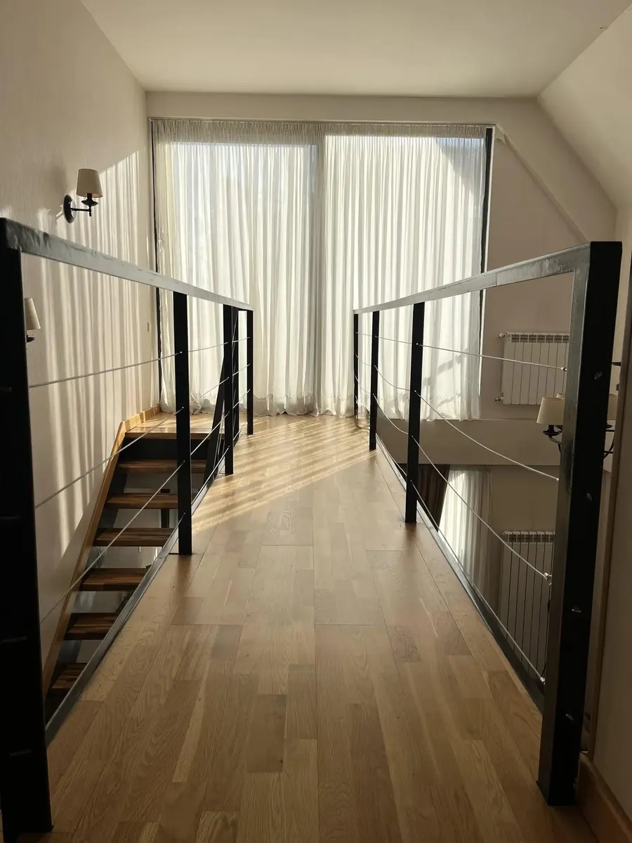 House, 5-room, 223 m²