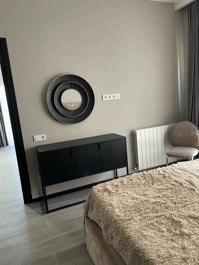House, 5-room, 300 m²