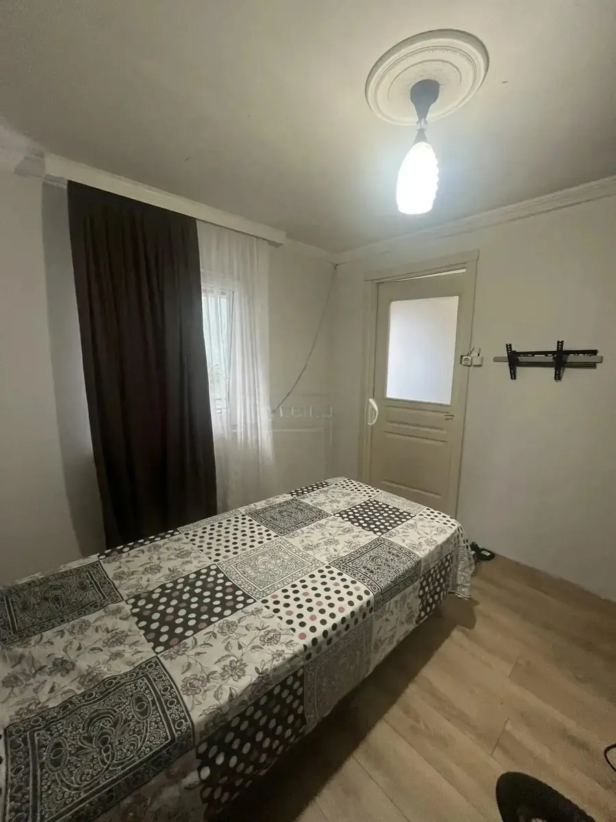 House, 4-room, 80 m²