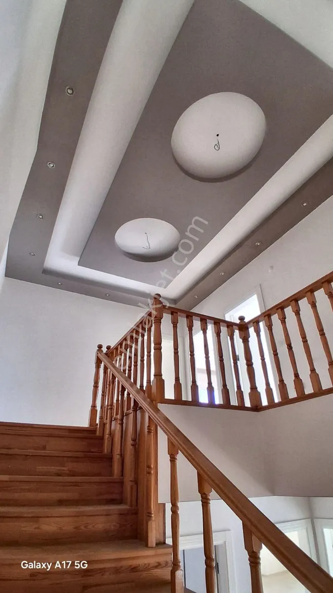 Apartment, 7-room, 300 m²
