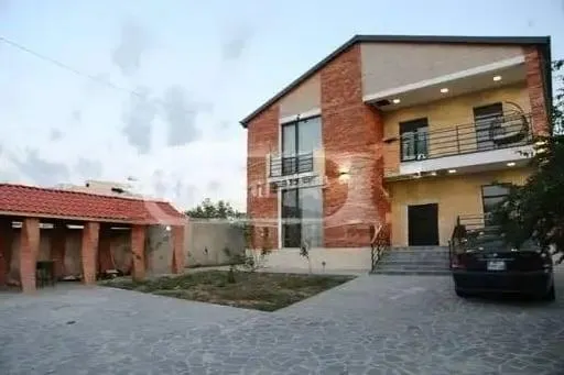 Дом, 5-комн., 300 м²