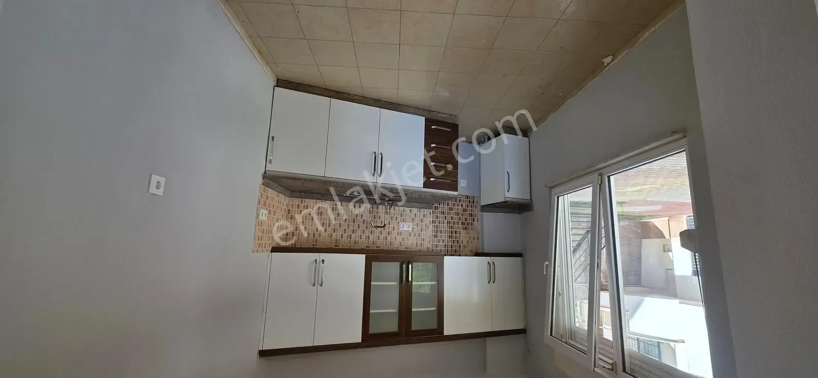 Apartment, 4-room, 120 m², Karbeyaz Sitesi