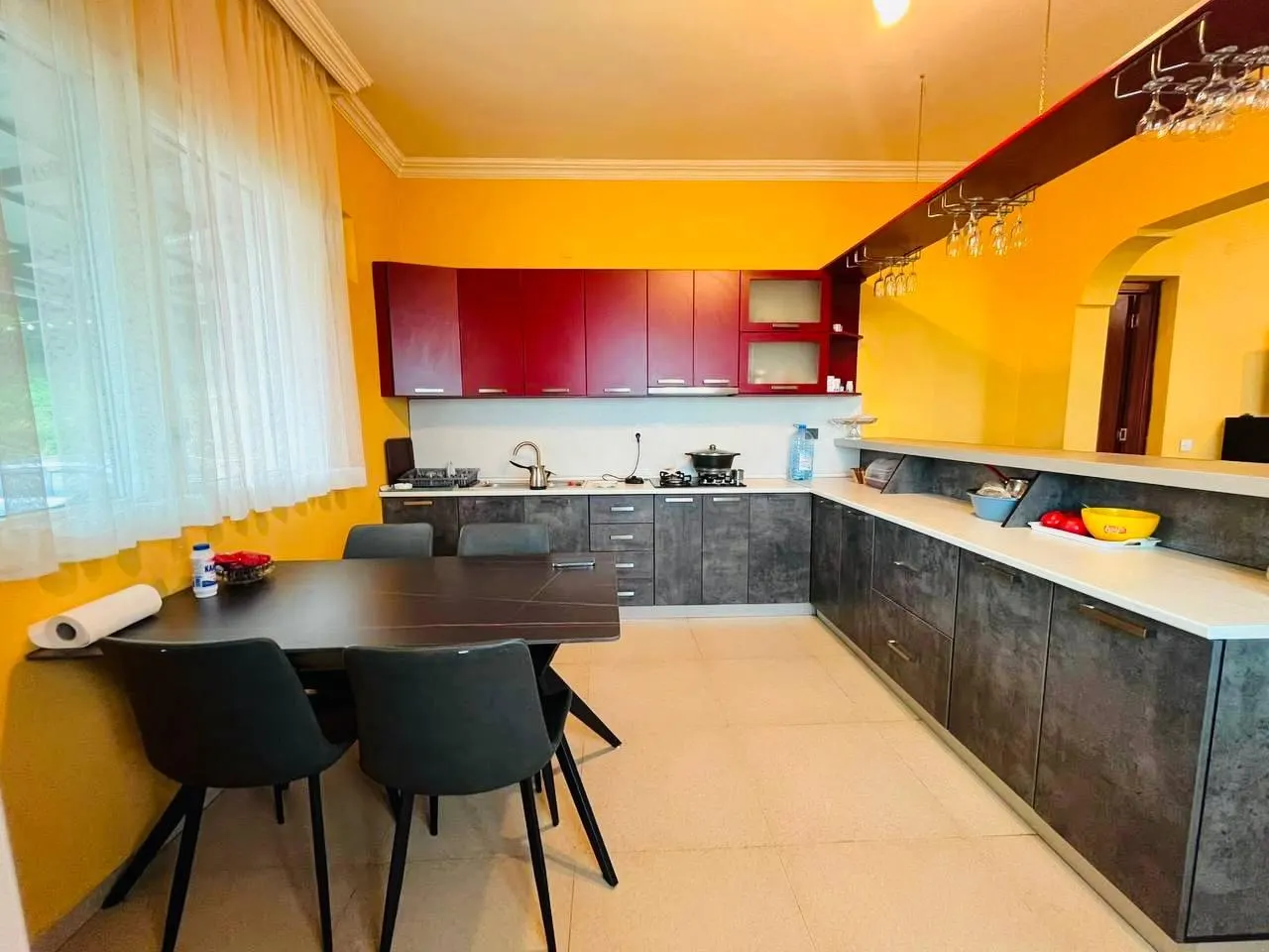 Дом, 5-комн., 214 м²