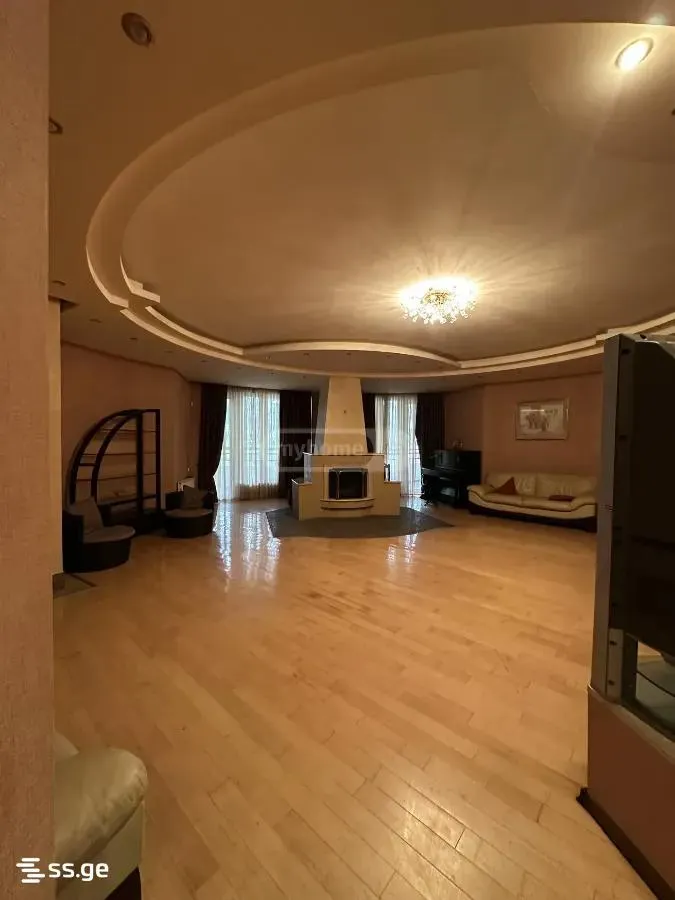 Apartment, 5-room, 300 m²