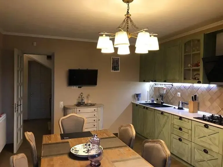 Дом, 5-комн., 350 м²