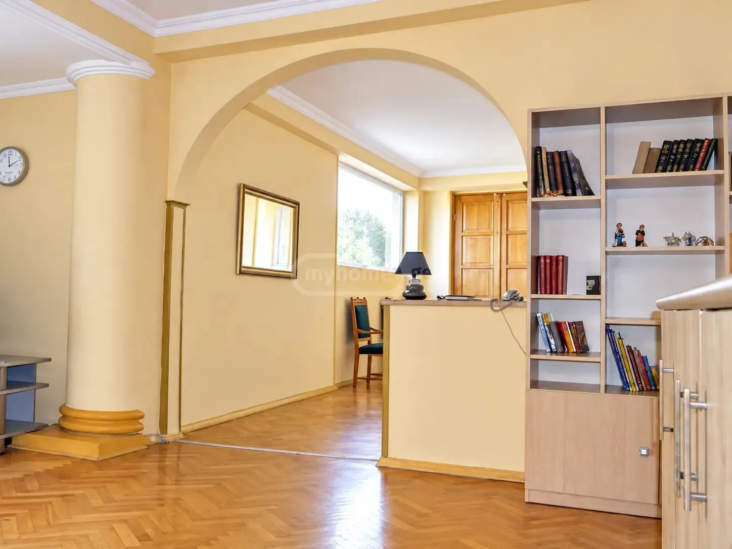 House, 5-room, 270 m²