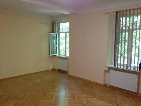 Квартира, 6-комн., 180 м²