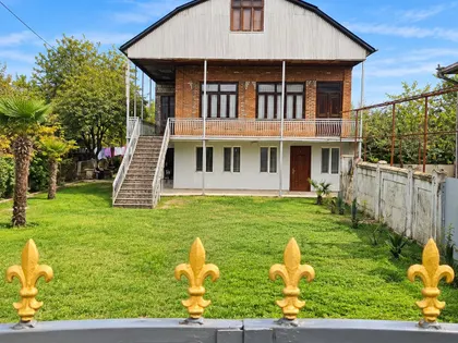 Дом, 8-комн., 370 м²