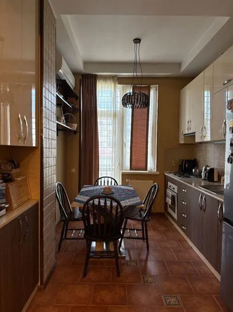 Квартира, 3-комн., 76 м²