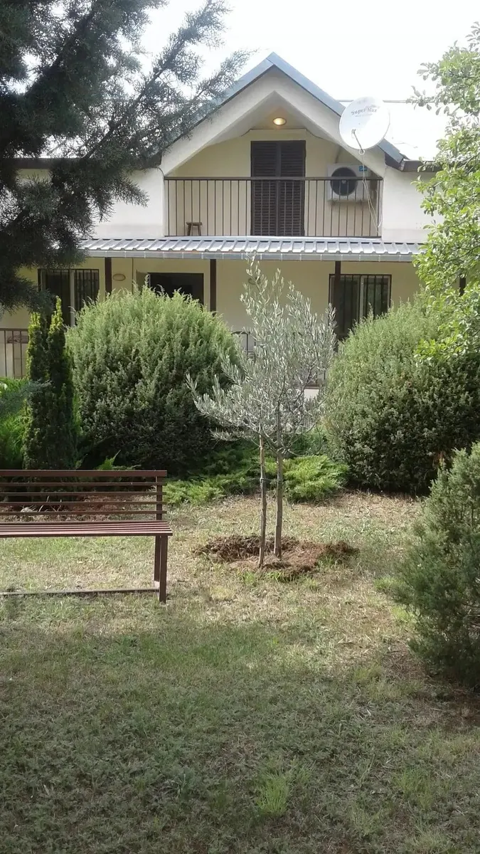 Дом, 4-комн., 220 м²