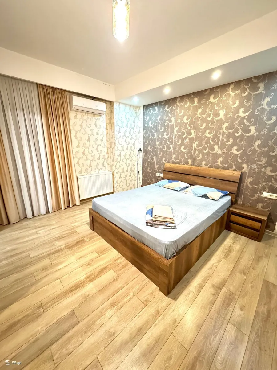 Квартира, 3-комн., 100 м²