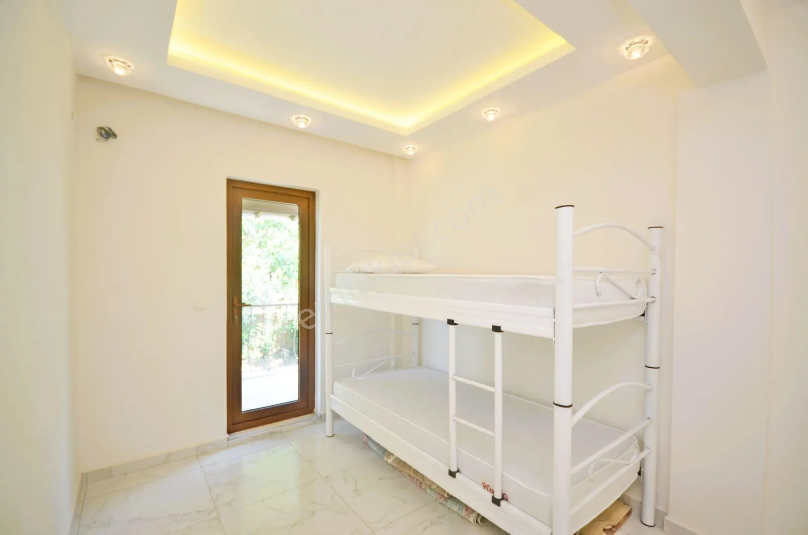 Apartment, 3-room, 105 m²