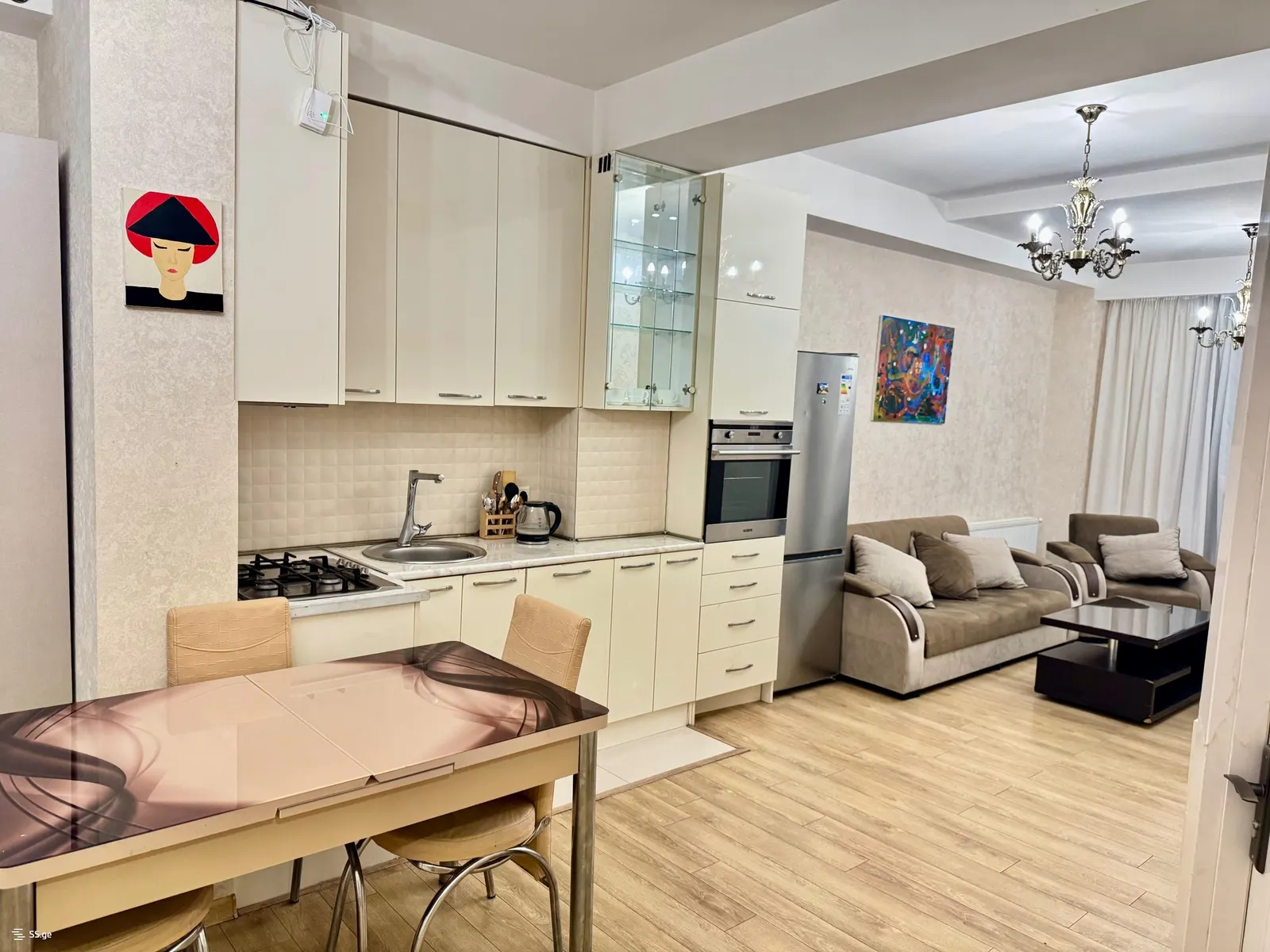 Квартира, 3-комн., 100 м²