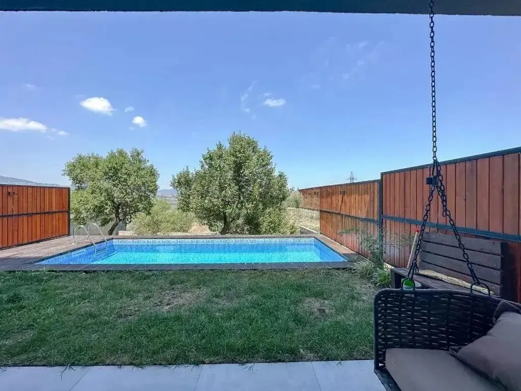 House, 9-room, 280 m²