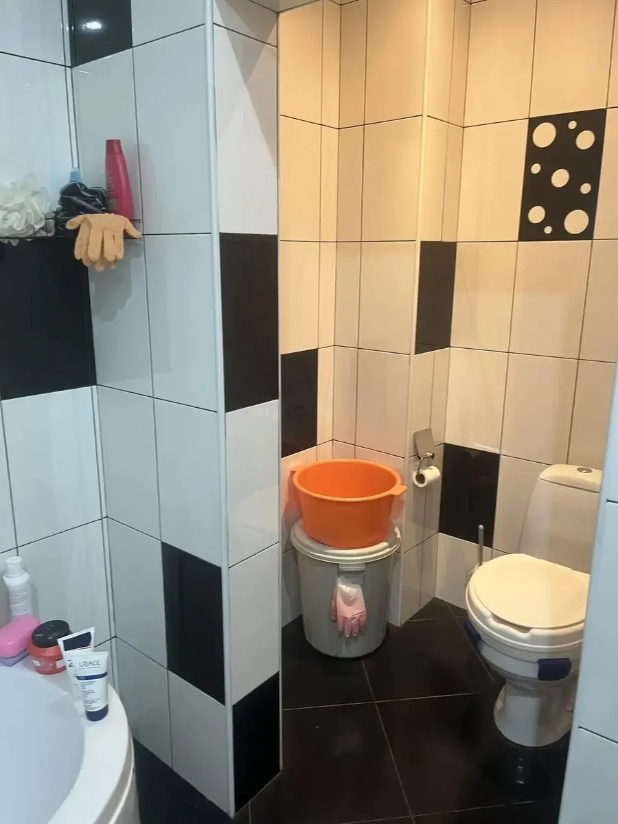Дом, 10-комн., 310 м²