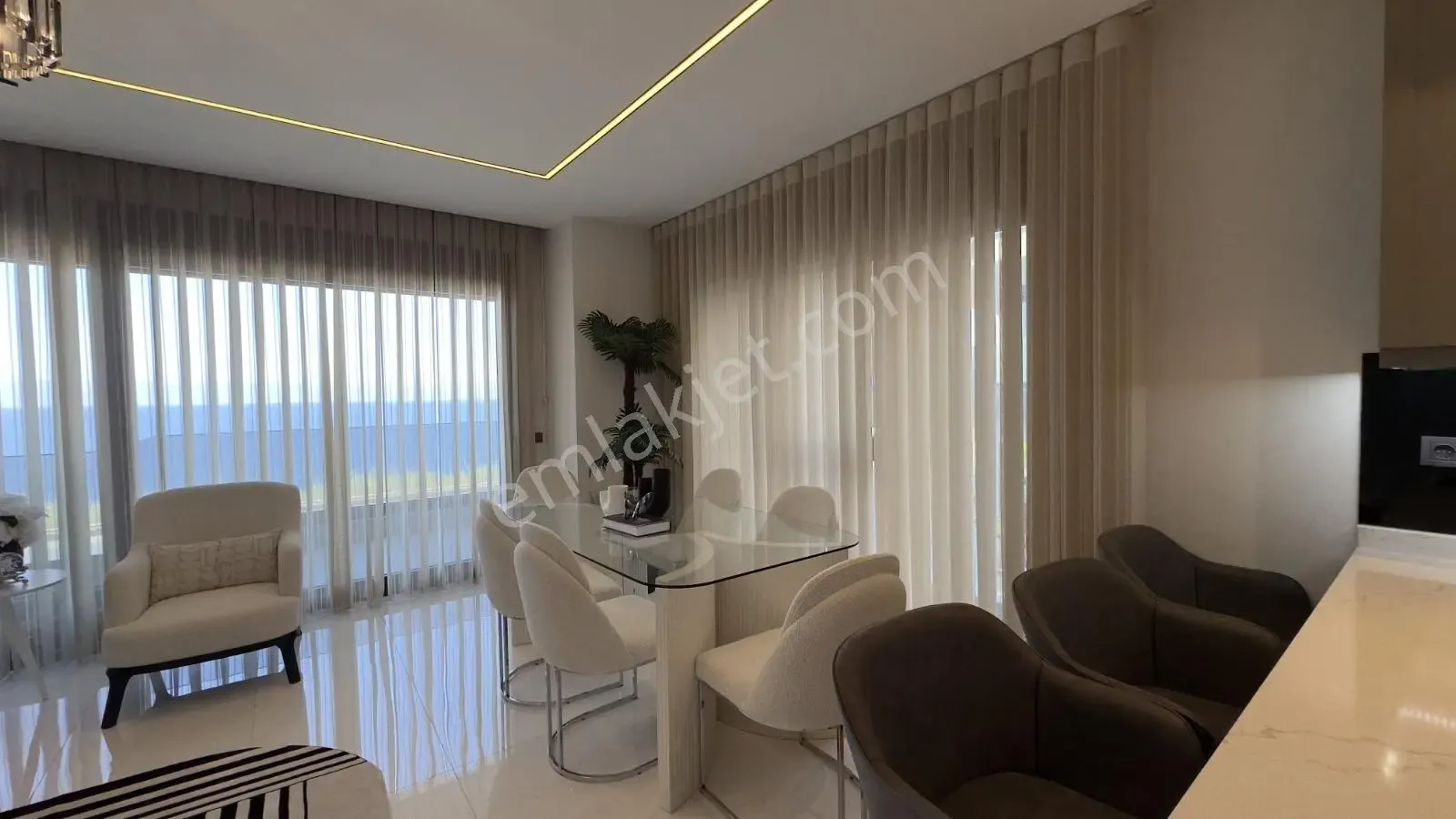 Apartment, 3-room, 125 m²