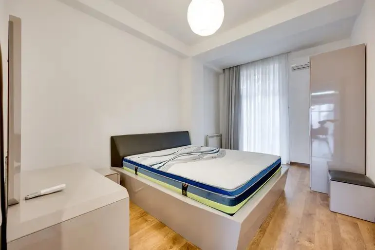 Квартира, 4-комн., 170 м²