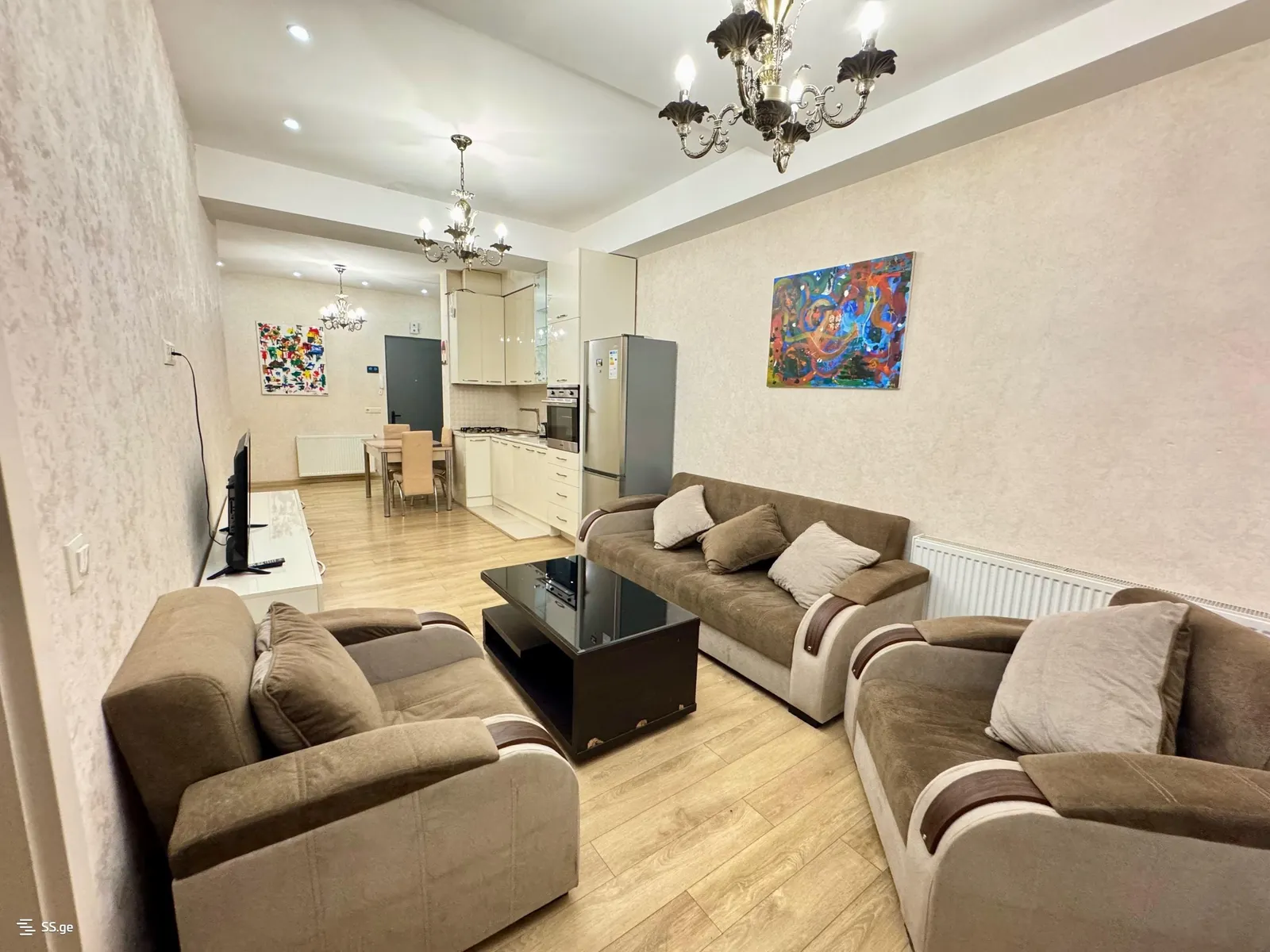 Квартира, 3-комн., 100 м²