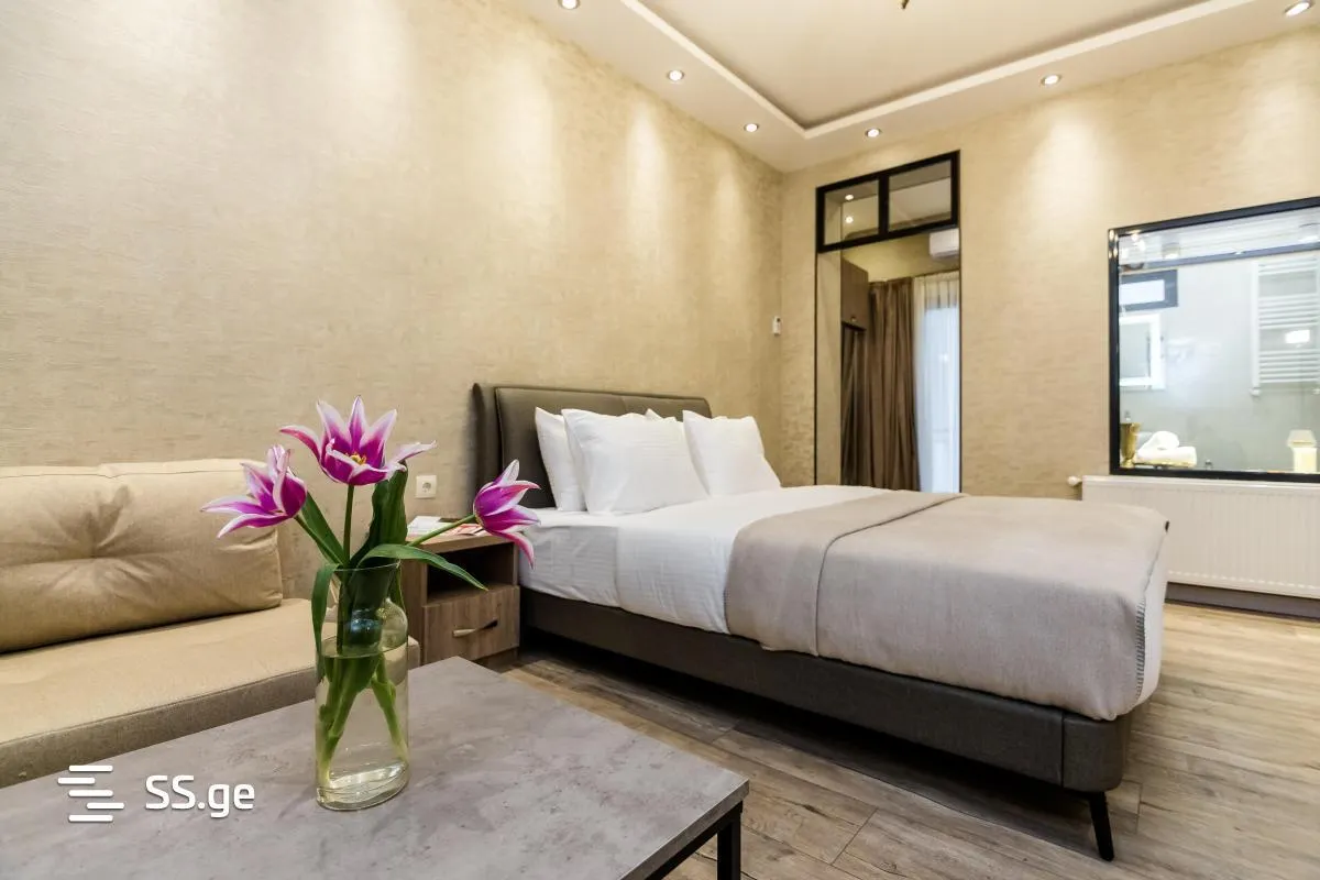 Квартира, 3-комн., 100 м²