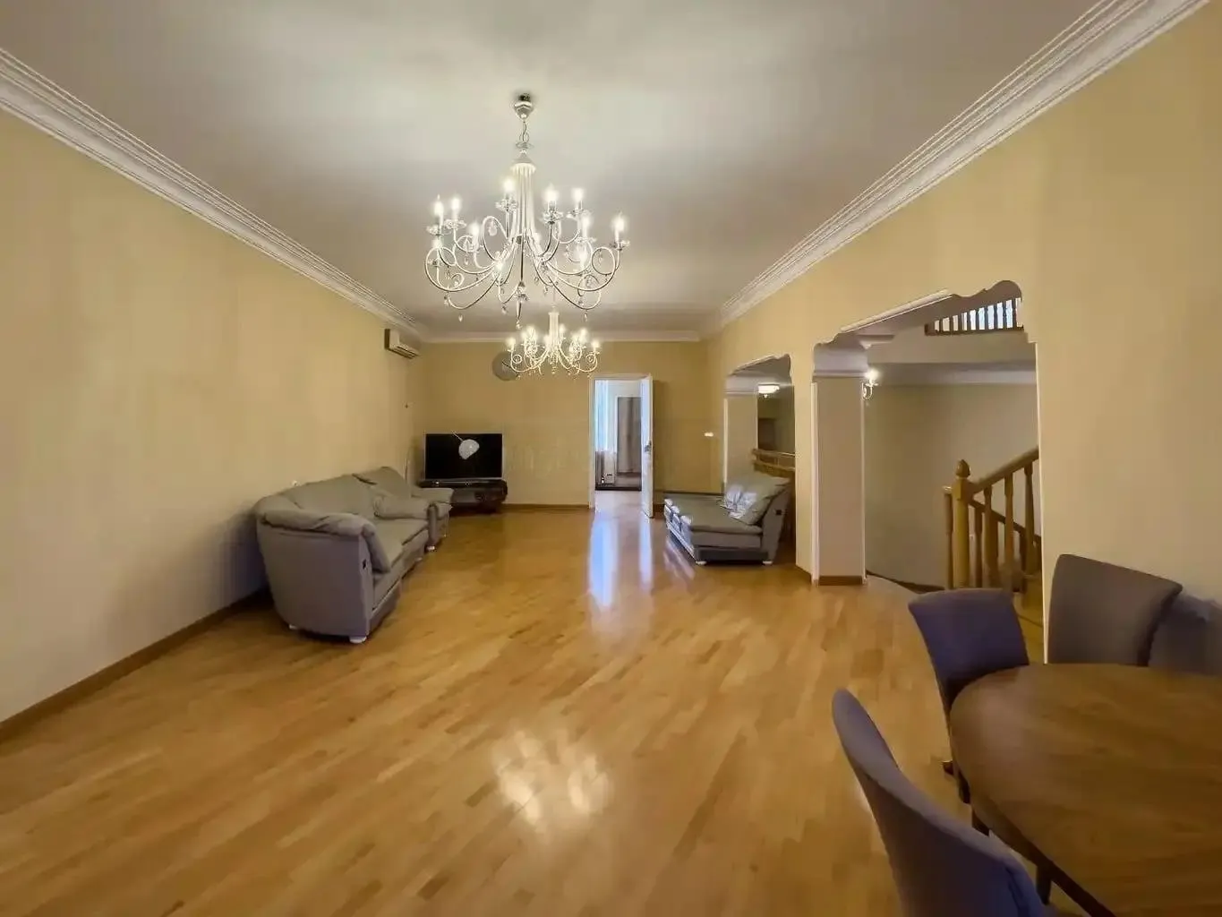 Дом, 8-комн., 600 м²
