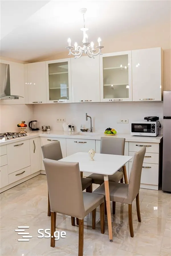 Apartment, 3-room, 85 m²