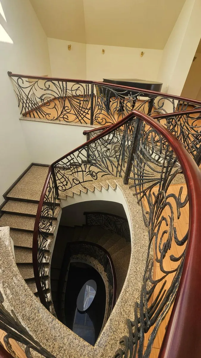 House, 10-room, 900 m²