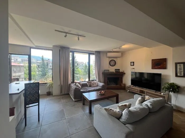 Квартира, 4-комн., 137 м²
