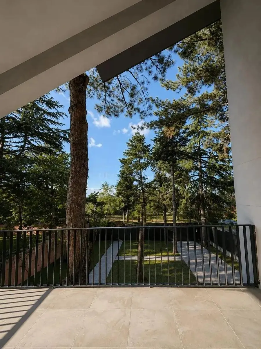 Дом, 8-комн., 400 м²