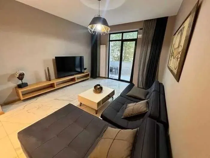 Квартира, 2-комн., 80 м²