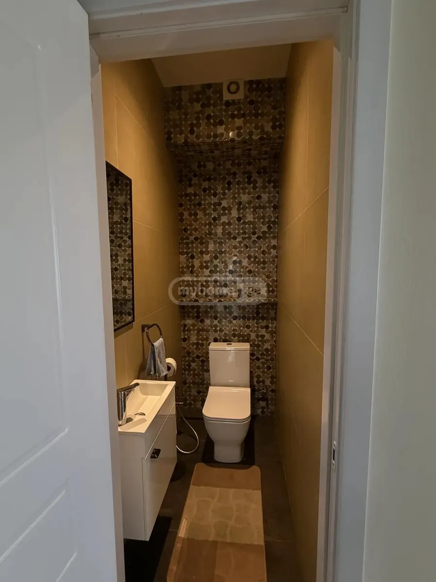 Квартира, 3-комн., 114 м²