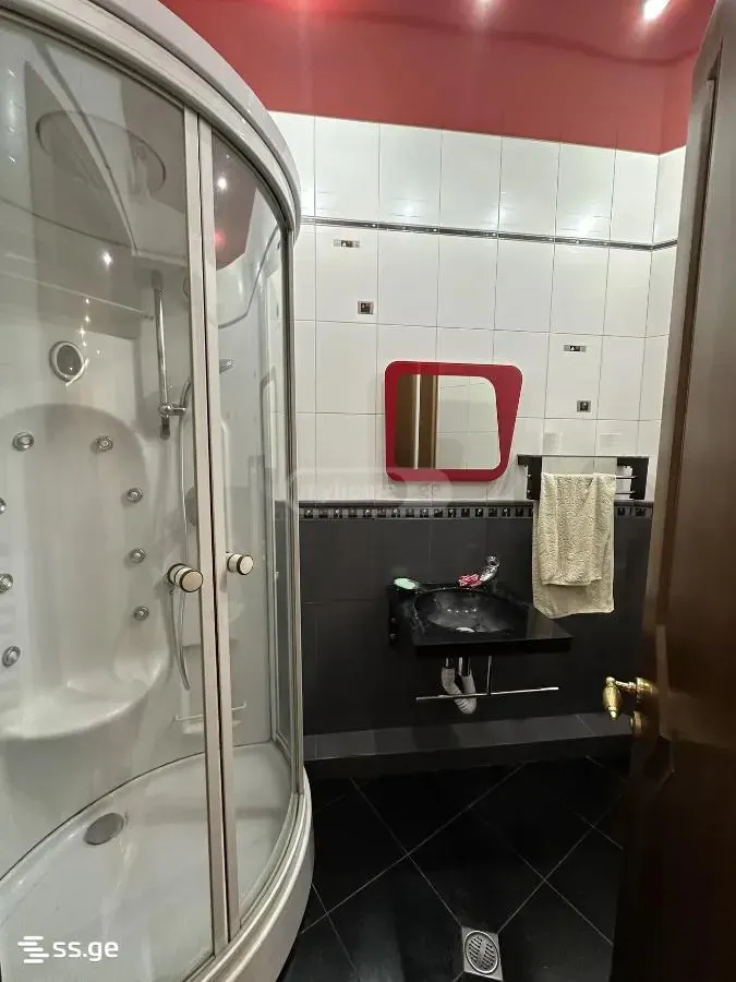 Квартира, 5-комн., 270 м²