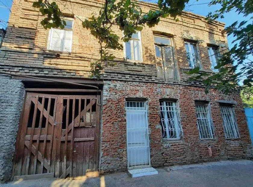 Дом, 5-комн., 220 м²