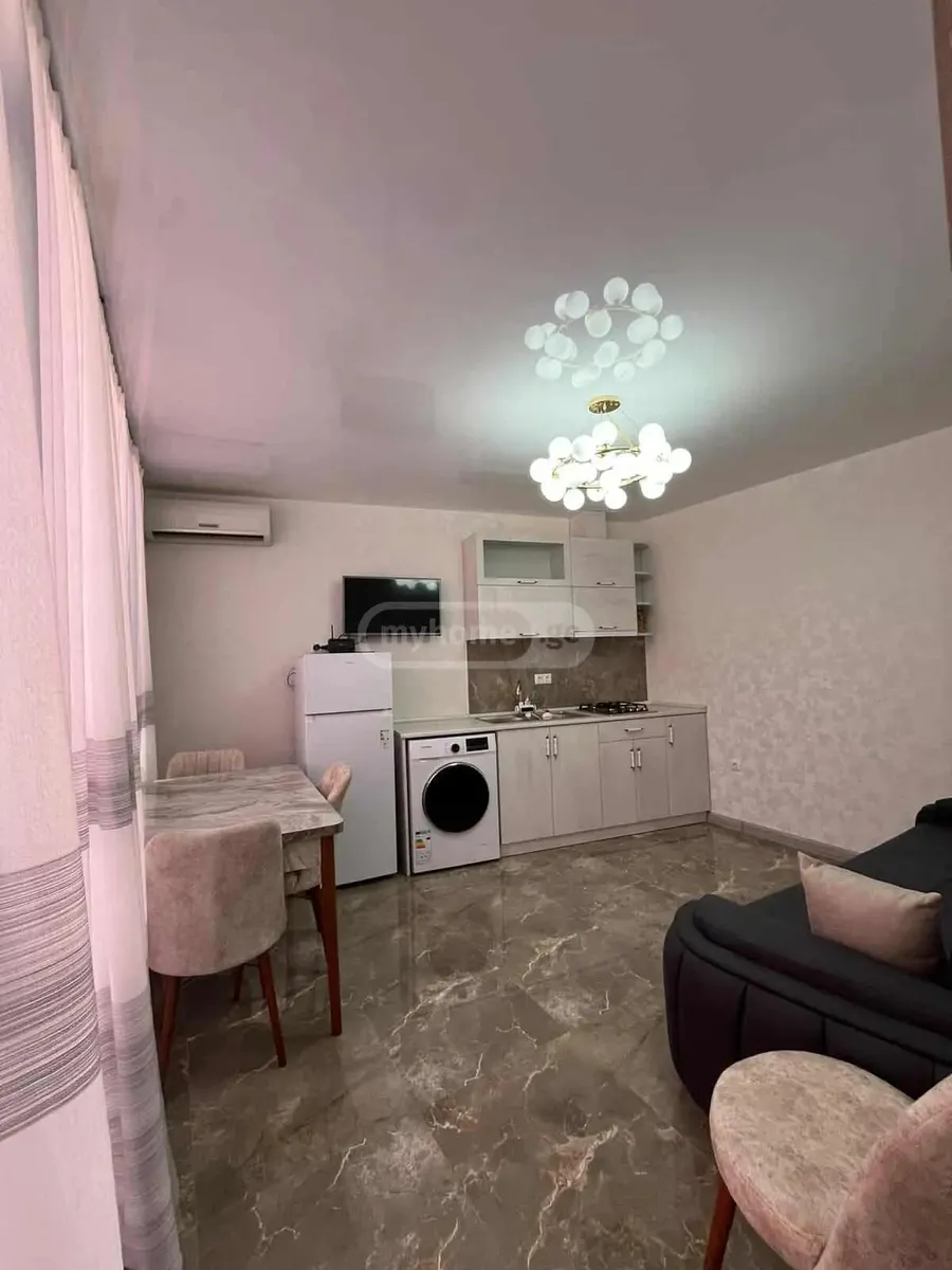 House, 2-room, 40 m²