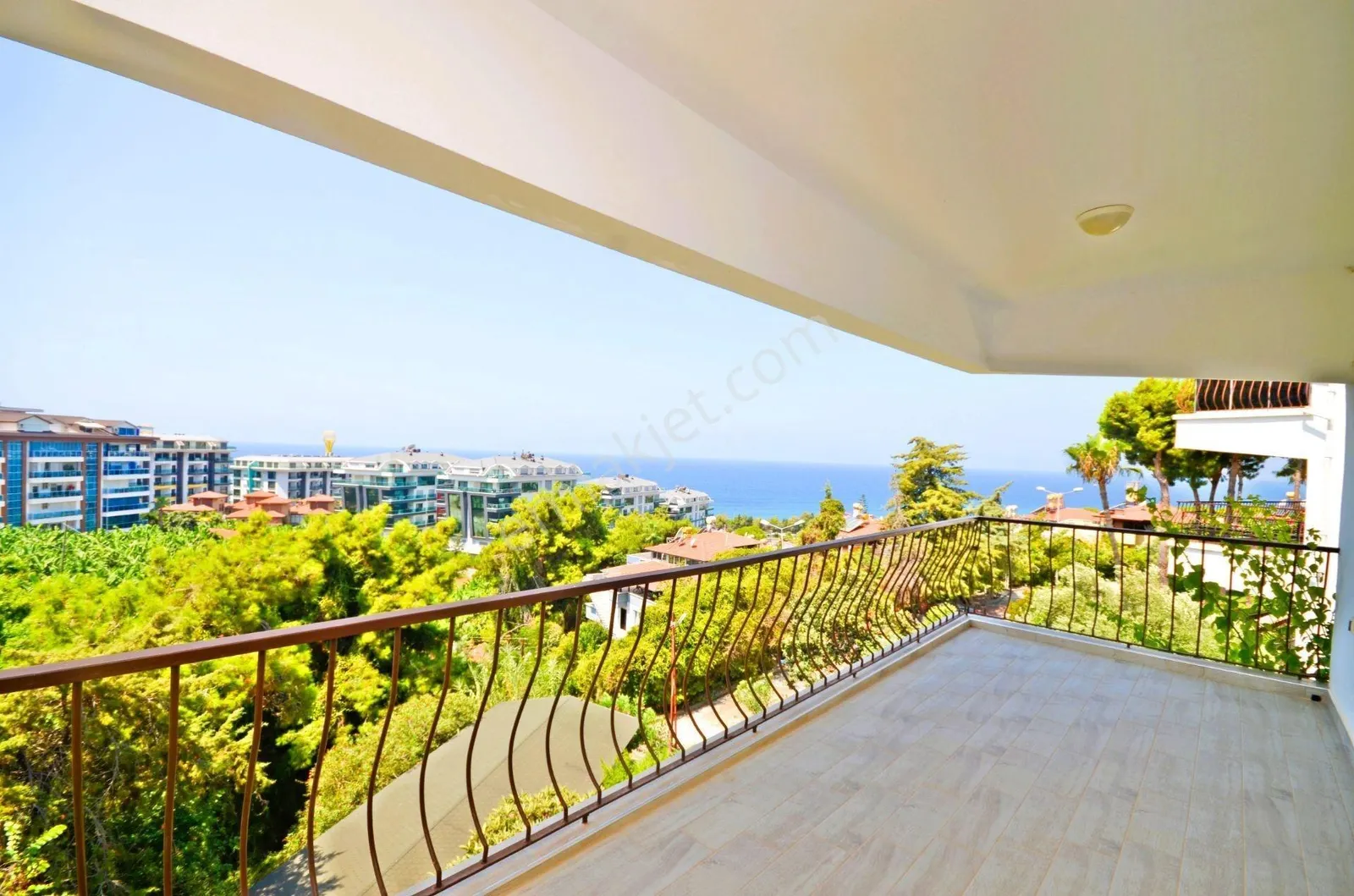 Apartment, 3-room, 105 m²