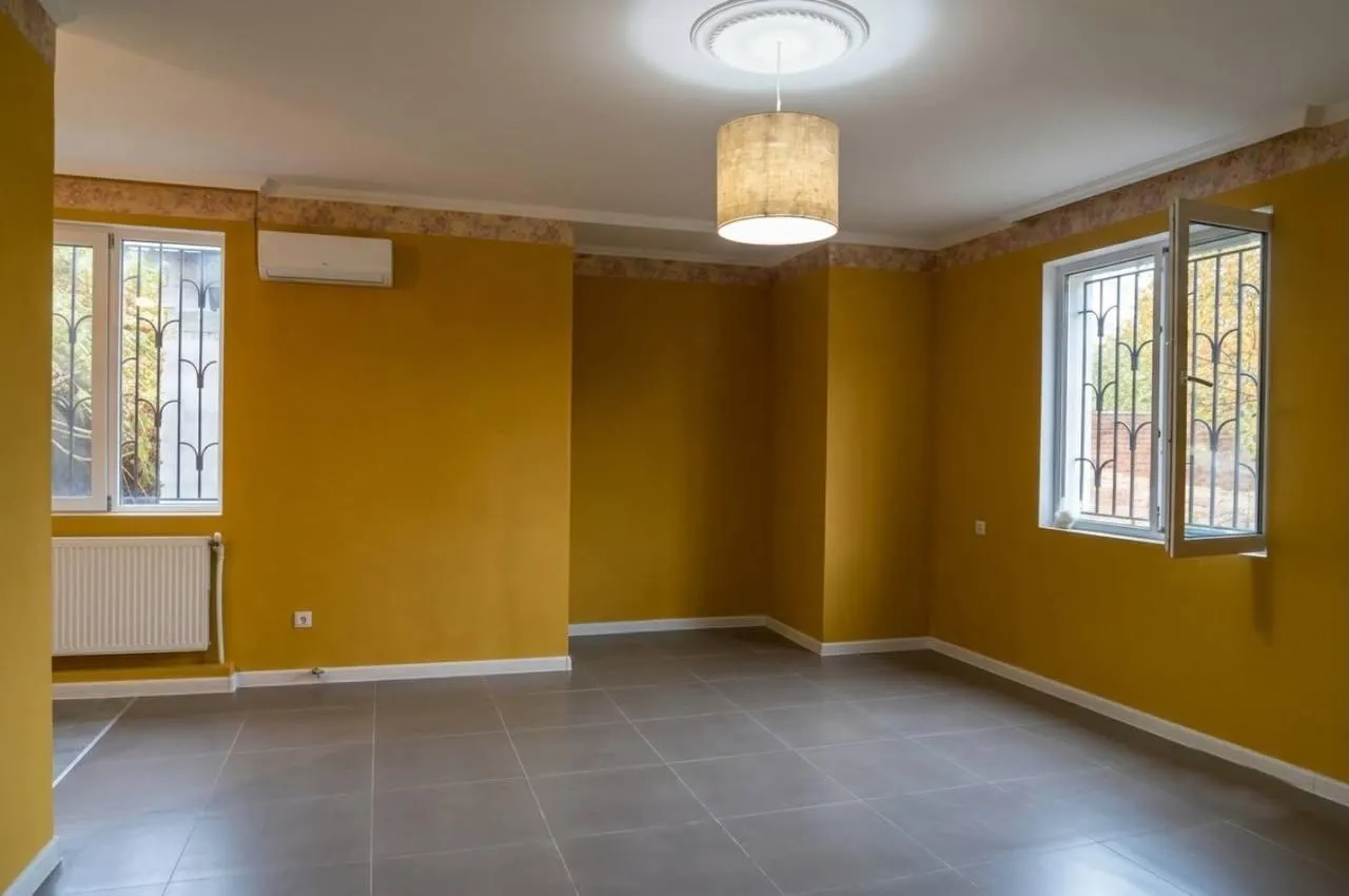 House, 3-room, 120 m²