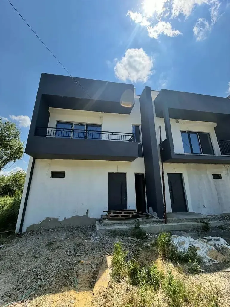Дом, 5-комн., 370 м²