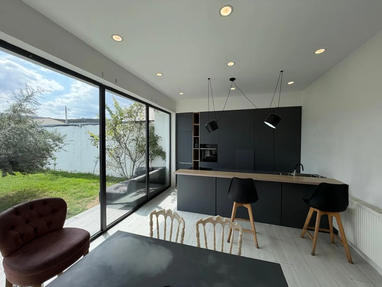 House, 5-room, 800 m²