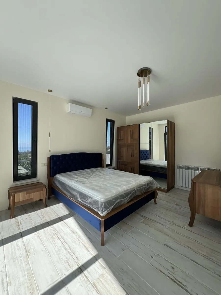 House, 6-room, 417 m²