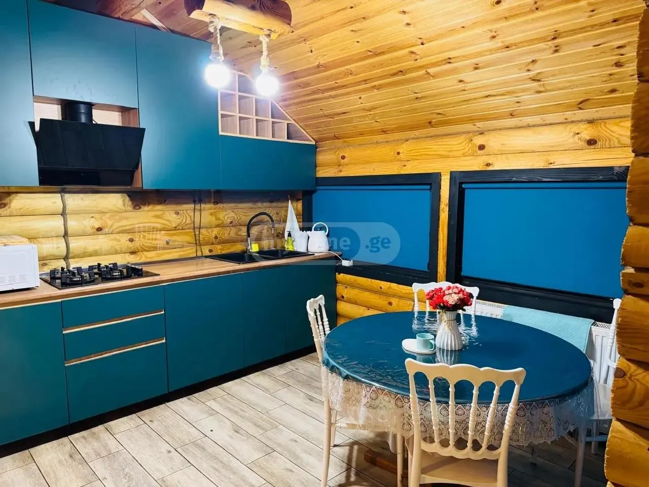 House, 5-room, 450 m²