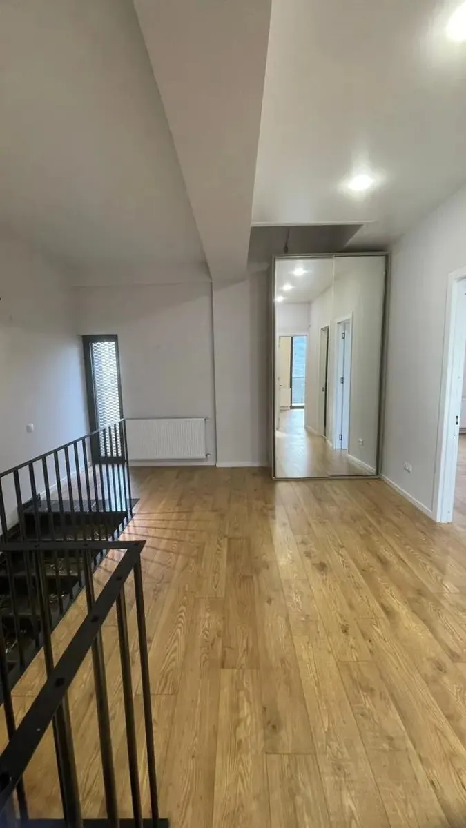 Дом, 6-комн., 350 м²