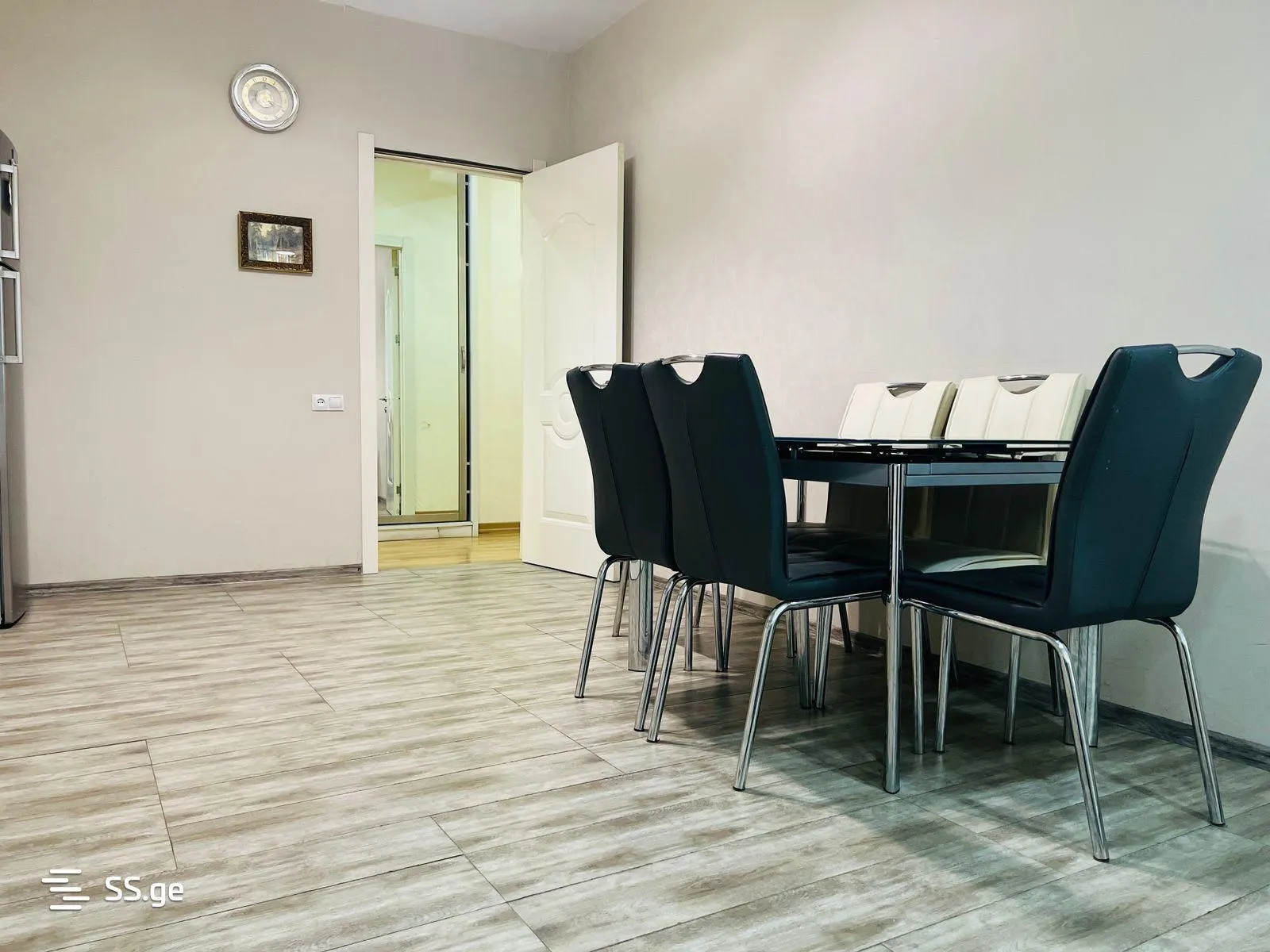 Apartment, 4-room, 220 m²