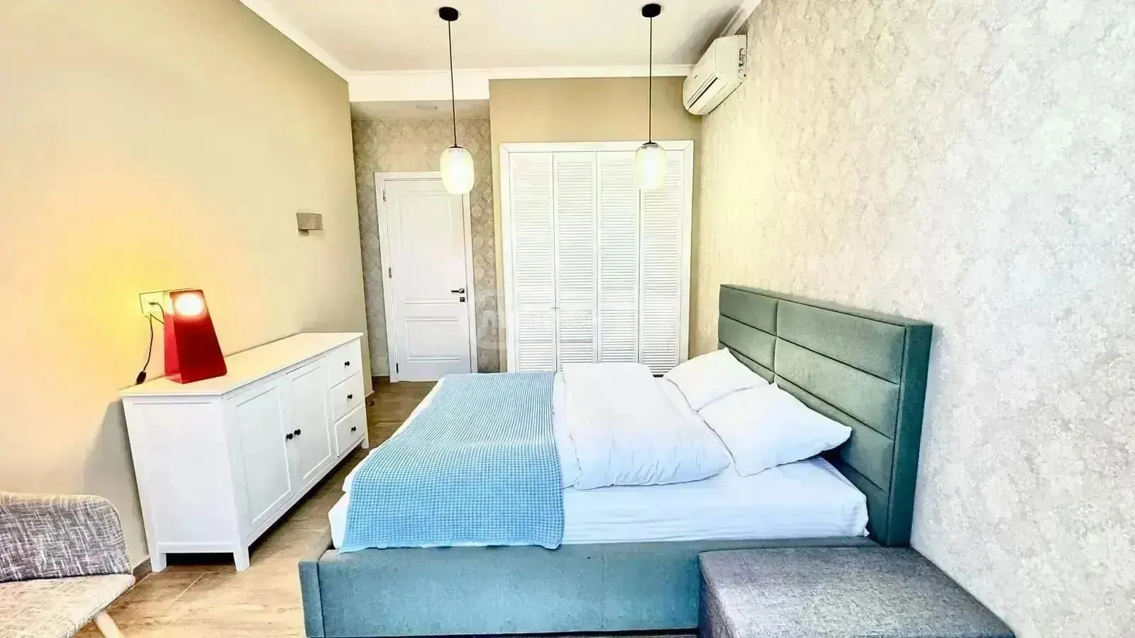 Квартира, 3-комн., 115 м²