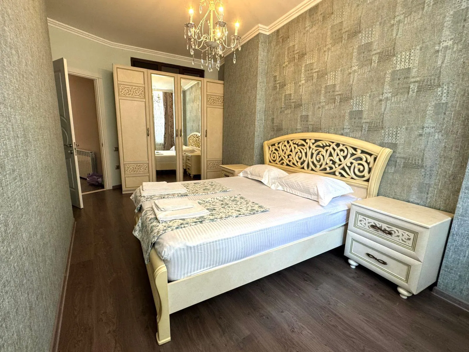 Apartment, 4-room, 160 m², Zurab Gorgiladze St, 98